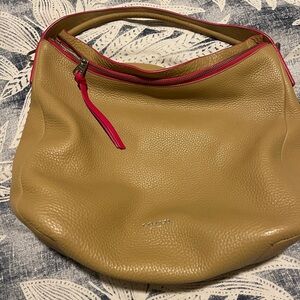 Coach Cream Leather Shoulder Bag Purse, Pink Zipper detail. Like new